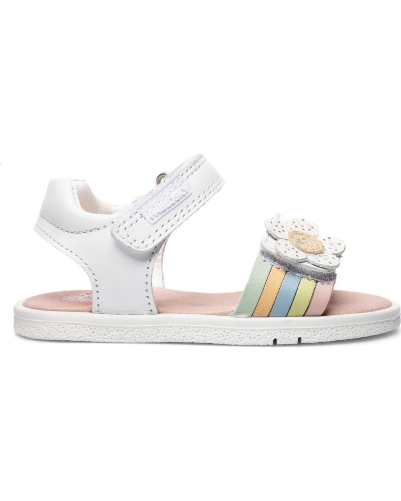 PABLOSKY SANDALIAS PRIMEROS PASOS CON DETALLE FLORAL Y TIRAS PASTEL BLANCO