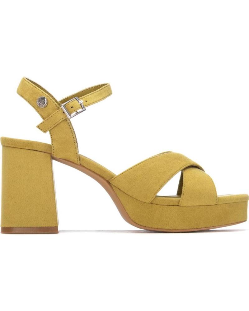 XTI SANDALIA DE TACÓN XTI 130648 CON PLATAFORMA Y TIRAS CRUZADAS AMARILLO