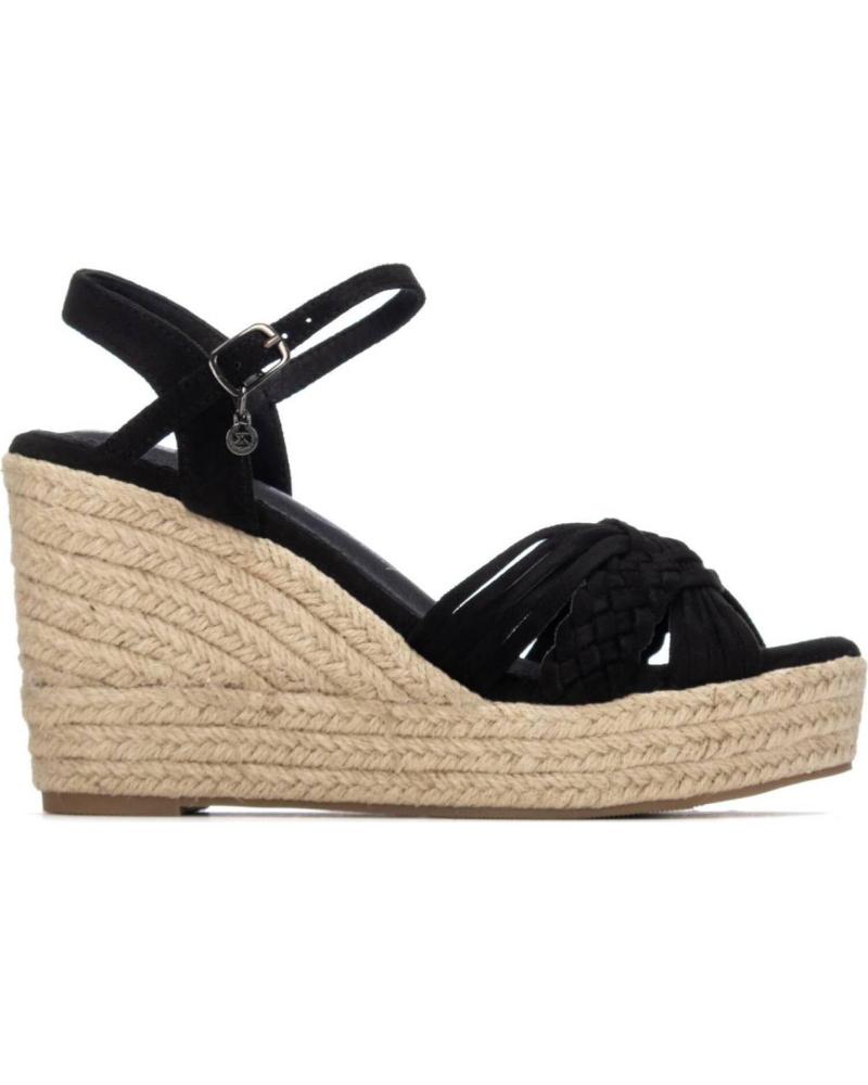 XTI SANDALIA CUÑA 145420 NEGRO