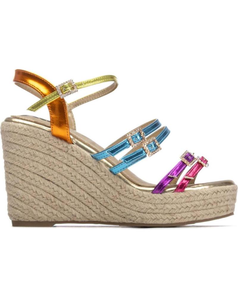 XTI SANDALIA DE CUÑA MULTITIRAS METALIZADAS MULTICOLOR