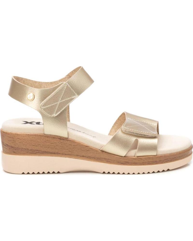 XTI SANDALIA CUÑA PLATAFORMA XTI 144099 ORO