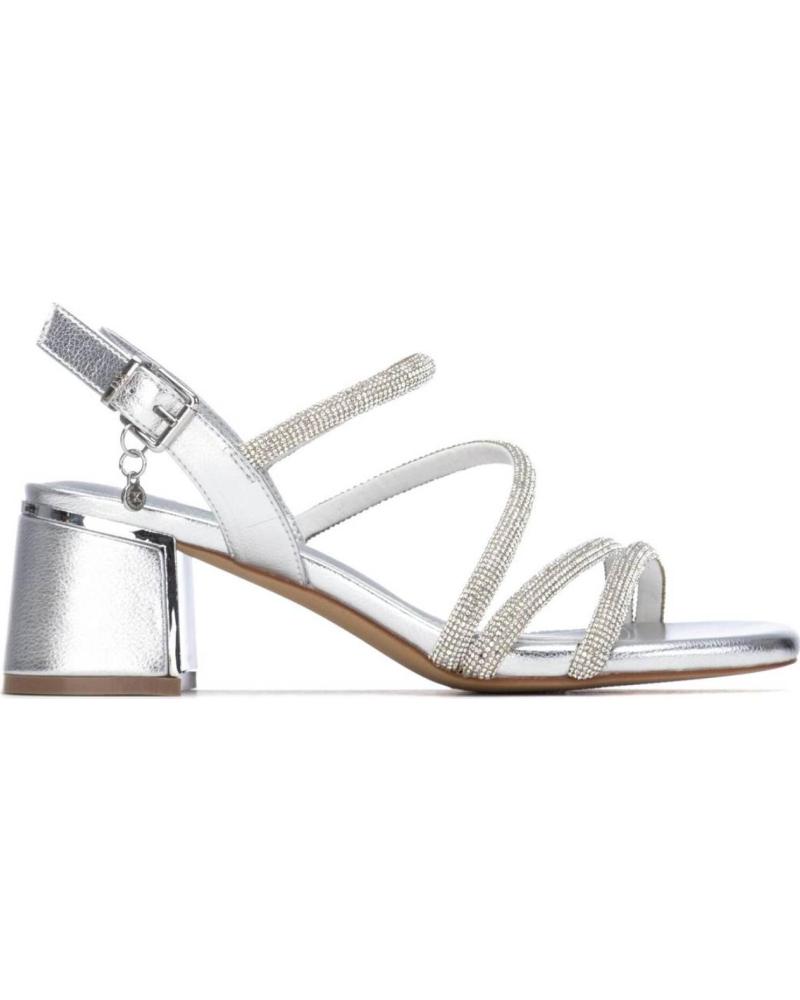 XTI SANDALIA DE TACÓN BLOQUE CON TIRAS BRILLANTES PLATA
