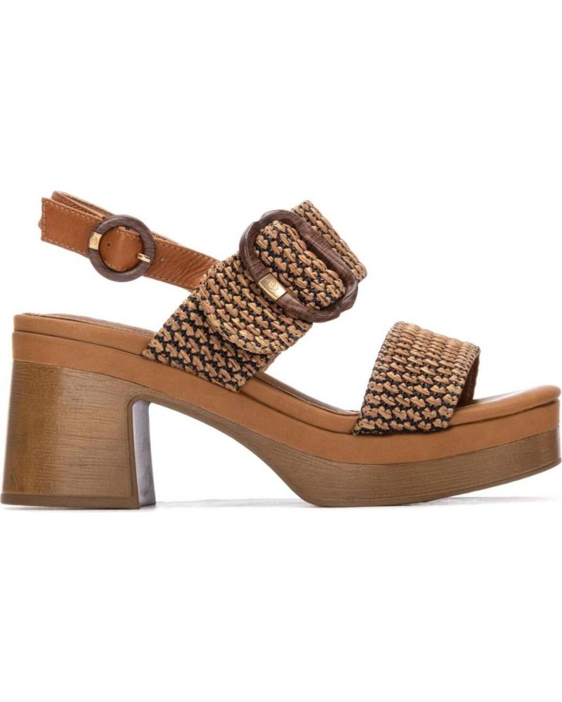CARMELA SANDALIA DE TACÓN CON TIRAS TRENZADAS Y HEBILLA CAMEL