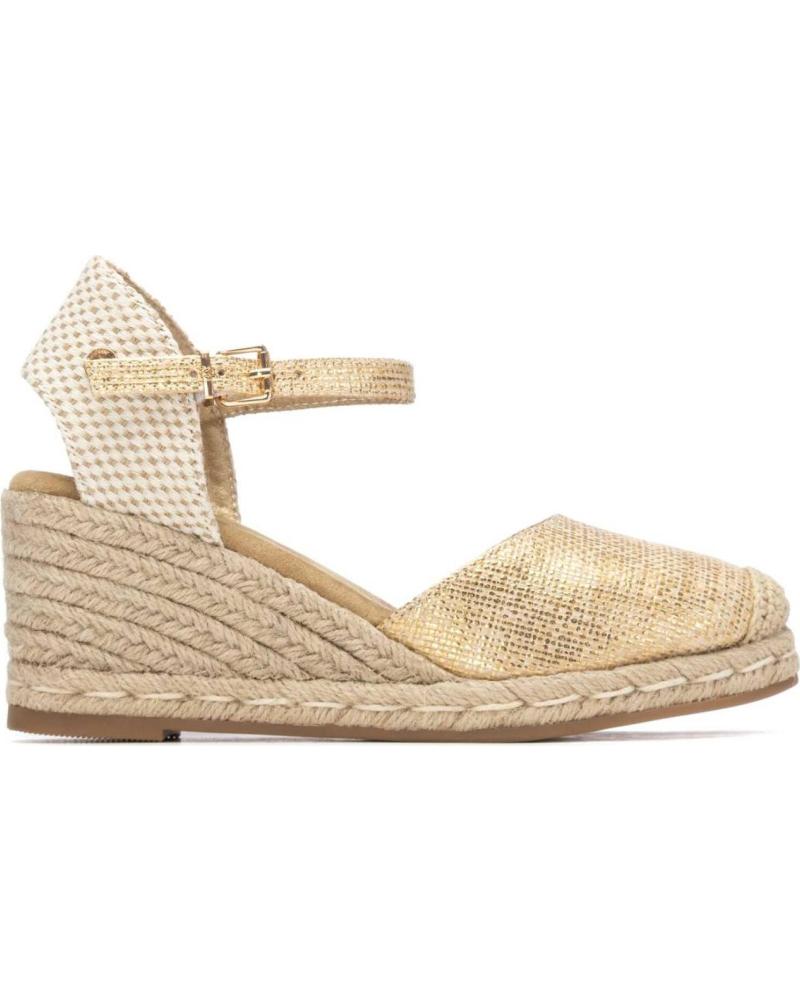 XTI SANDALIA CUÑA XTI 145337 CON CIERRE DE HEBILLA ORO