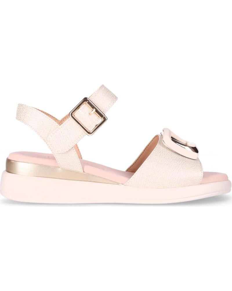 CHIKA10 SANDALIA CON HEBILLA METÁLICA Y PLATAFORMA BEIG-BEIGE