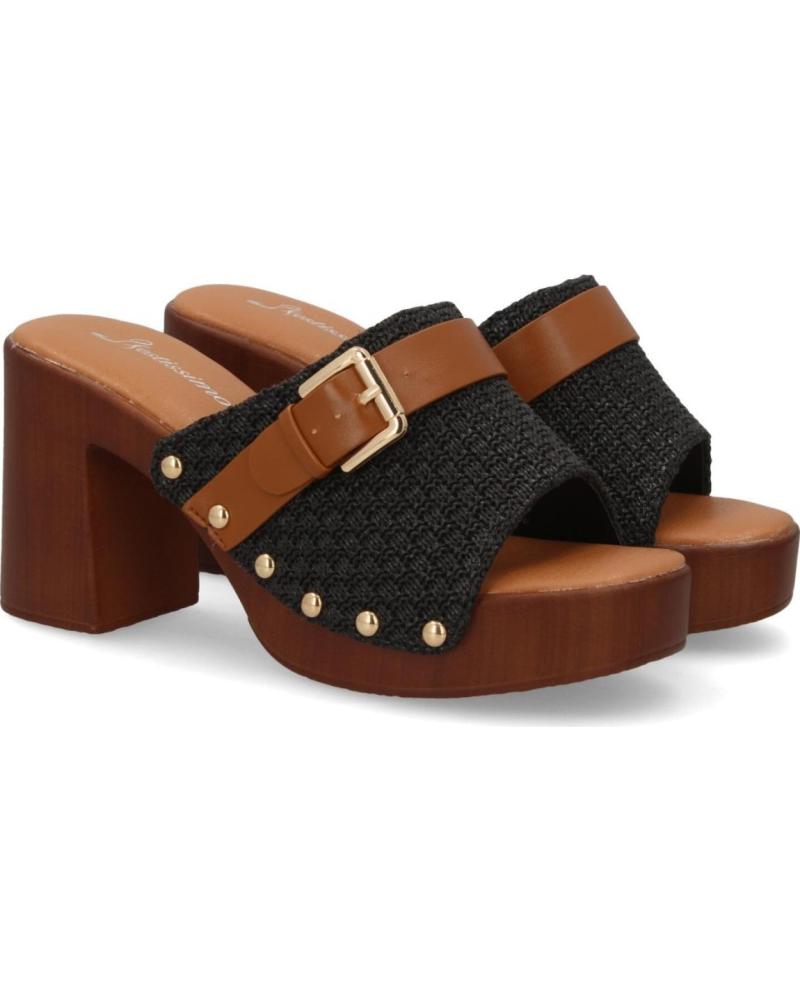 SPORT3PUNTO0 ZUECOS PLATAFORMA CON HEBILLA Y DETALLES DE TACHUELAS VARIOS COLORES