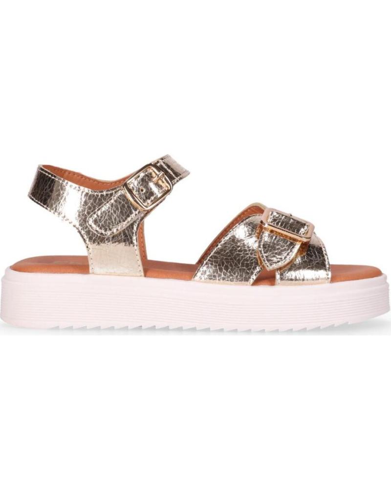 CHIKA10 SANDALIA EXPLORADOR CON HEBILLA METÁLICA PLATINO-LG GOLD