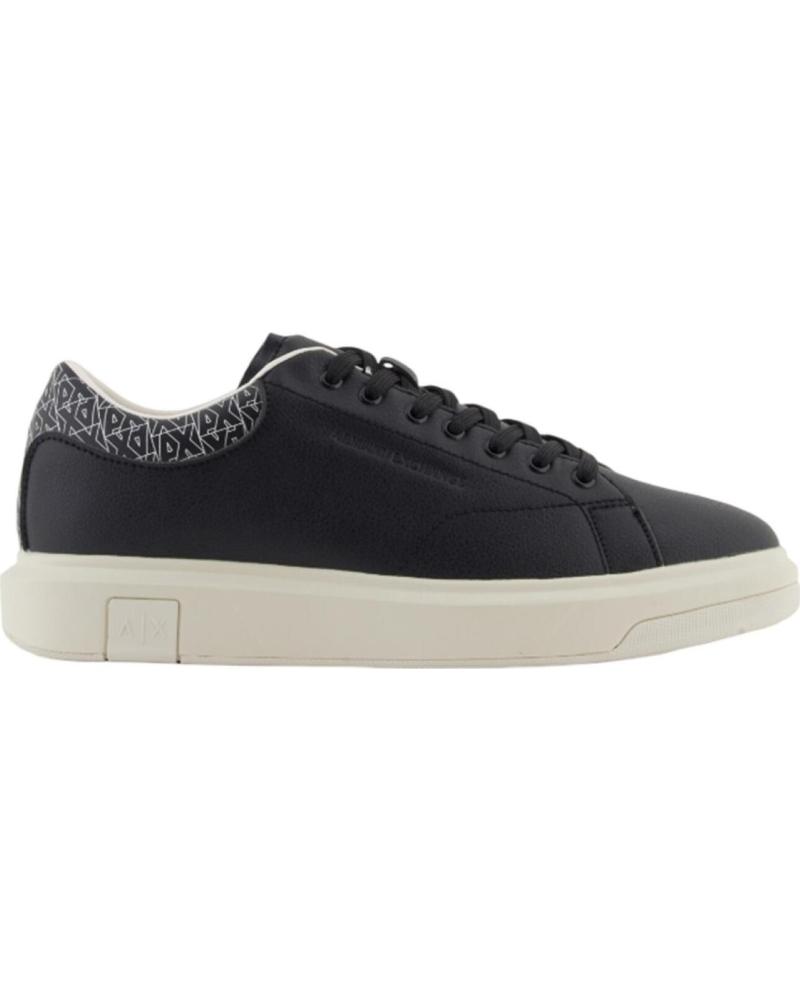 ARMANI EXCHANGE ARMANI EXCHANGE ZAPATILLAS URBANAS CON DETALLE EN CONTRASTE NEGRO