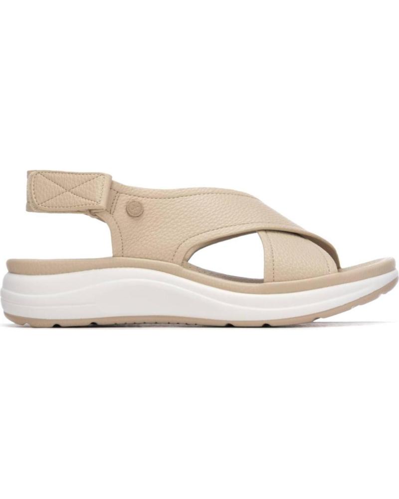 XTI SANDALIA XTI 145172 CON TIRAS CRUZADAS Y CUÑA BEIGE