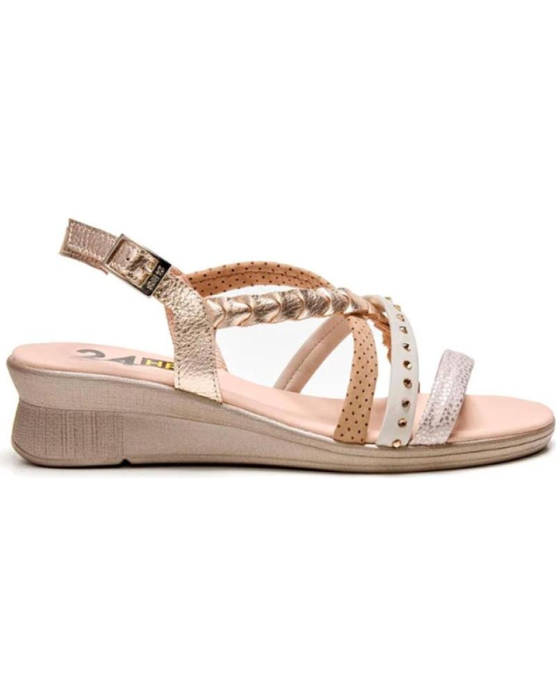 24 HORAS SANDALIA DE CUÑA CON TIRAS ENTRELAZADAS Y CIERRE DE HEBILLA 24 HORAS BEIGE