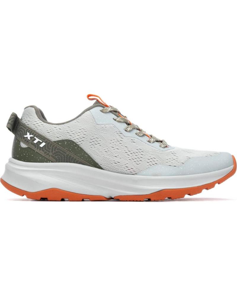 XTI ZAPATILLAS DEPORTIVAS XTI CON DETALLE EN CONTRASTE VERDE