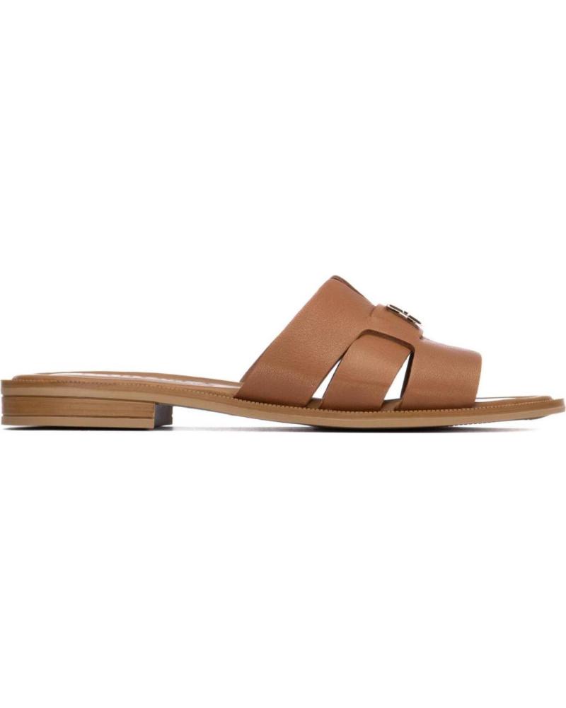 CARMELA SANDALIAS PLANAS CARMELA 163059 EN PIEL COLOR CAMEL CAMEL