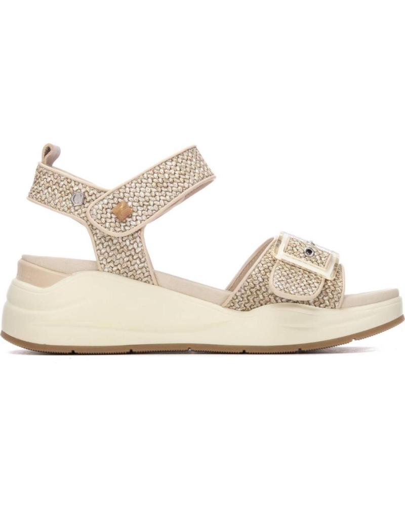 CARMELA SANDALIAS CARMELA 163268 CON PLATAFORMA Y CIERRE AJUSTABLE BEIGE