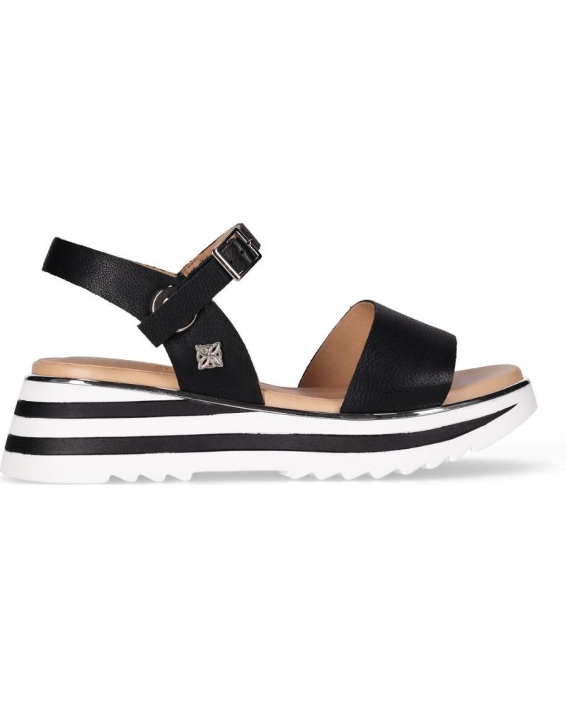 CHIKA10 SANDALIA PLATAFORMA GARDENIA CON CIERRE DE HEBILLA NEGRO-BLACK