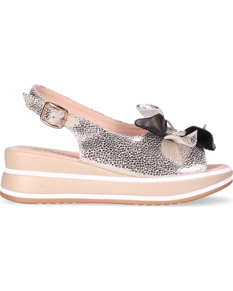 CHIKA10 SANDALIA PLATAFORMA CON LAZO METALIZADO PLATINO-LG GOLD