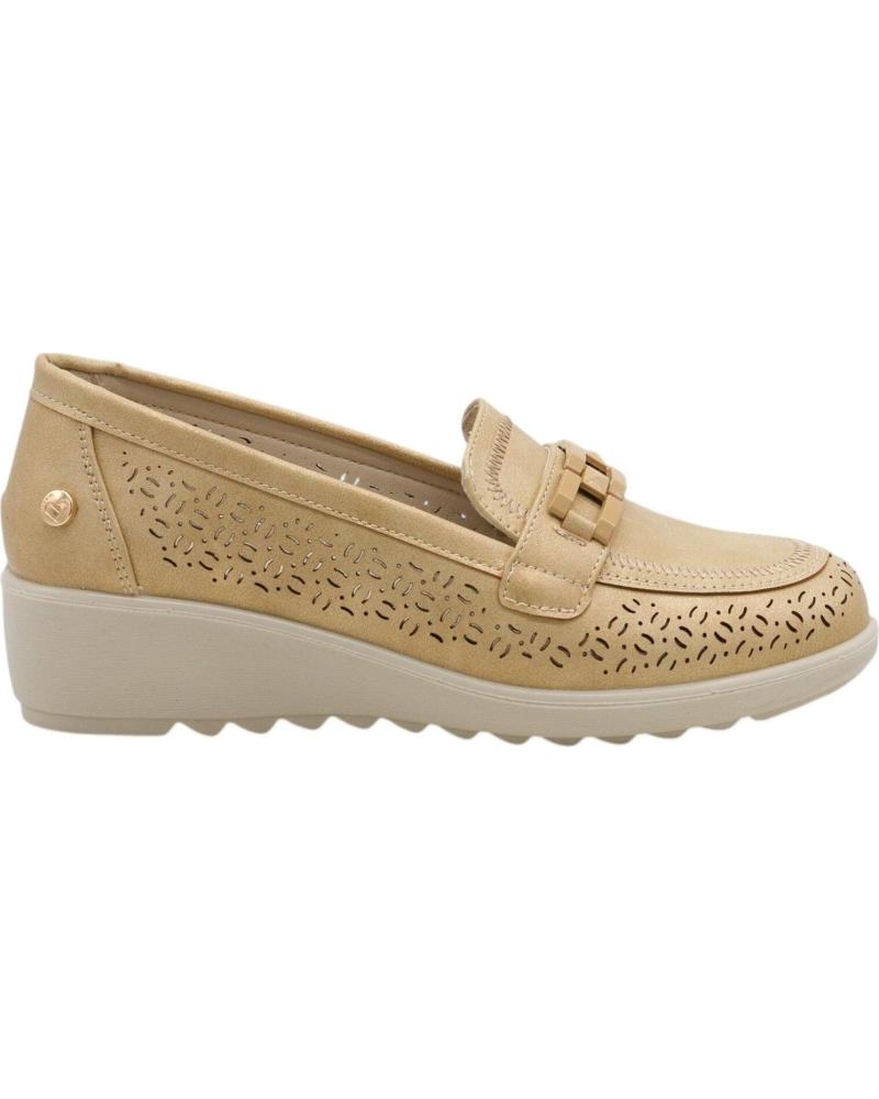 AMARPIES MOCASINES CON CUÑA Y DETALLE DE CADENA CAMEL