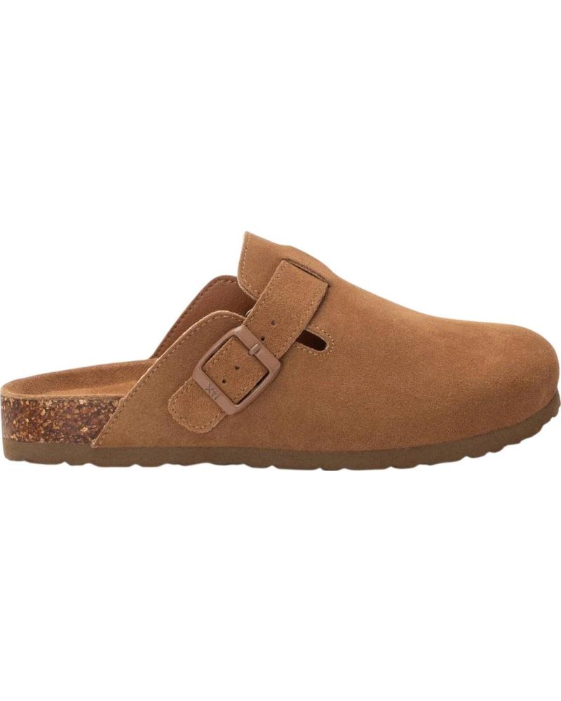 XTI ZUECOS DE ANTE CON HEBILLA AJUSTABLE CAMEL