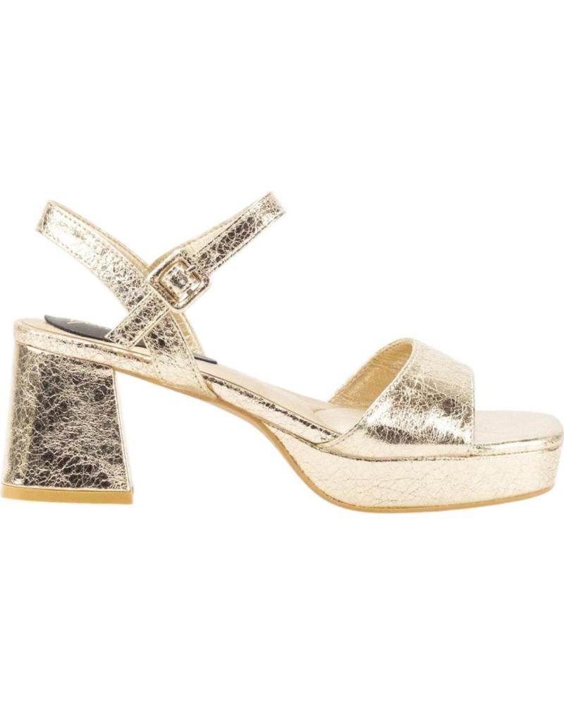 KESLEM SANDALIA DORADA CON TACÓN Y CIERRE DE HEBILLA, REF 1174806 ORO