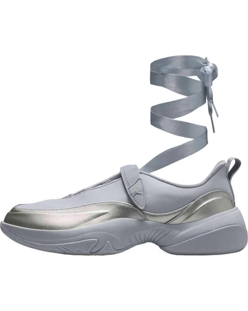 Jordan Zapatillas IB8597-002 en Gris para Mujer