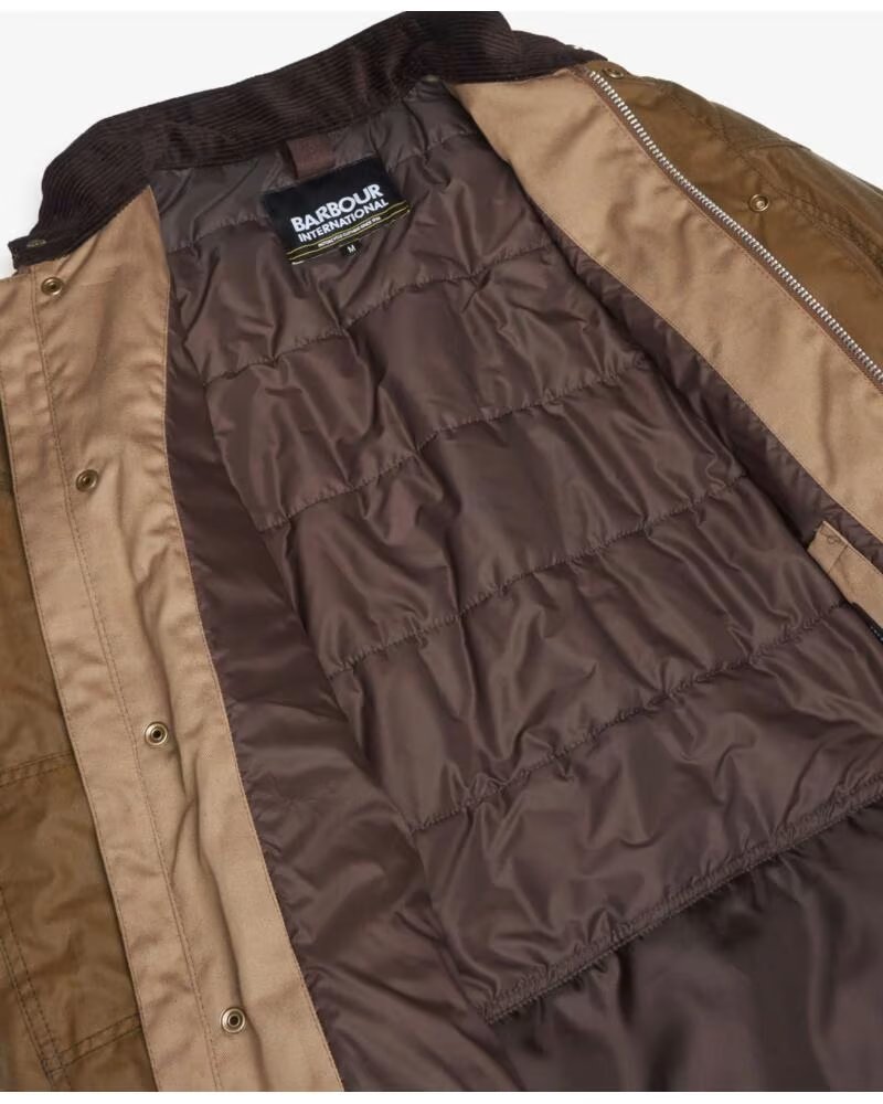 Barbour International Winter Lockseam Chaqueta Encerada Marrón Arena Brown