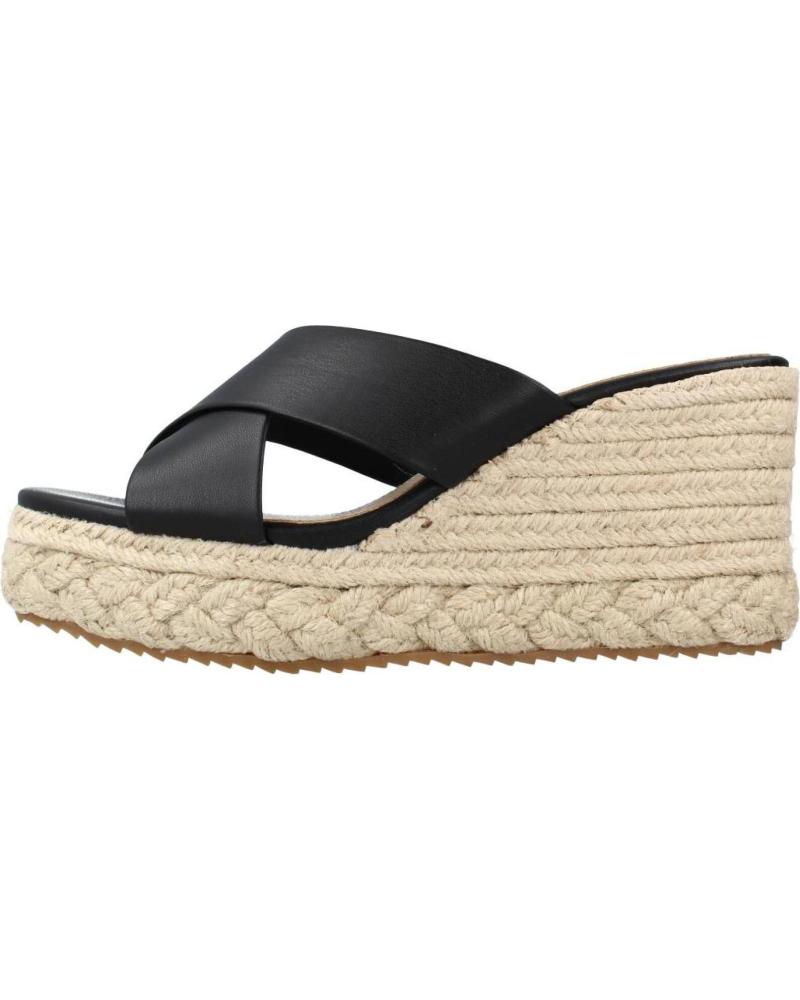 SANDALIAS DE CUÑA MTNG 51797M NEGRAS CON PLATAFORMA Y DISEÑO CRUZADO NEGRO